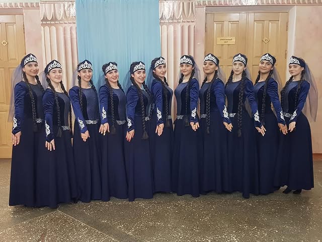 Файл:Танцевальный коллектив «Арарат» (Витязево) - 5.jpg