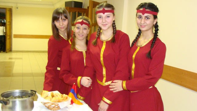 Файл:Мероприятие Мост Дружбы народов. Йошкар-Ола (04.12.2013) 5.jpg