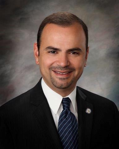 Файл:Zareh Sinanyan mayoral portrait.jpeg