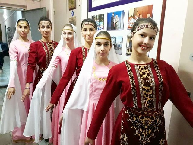 Файл:Ансамбль армянского танца «Ераз» (Краснодар) 2017-2.jpg