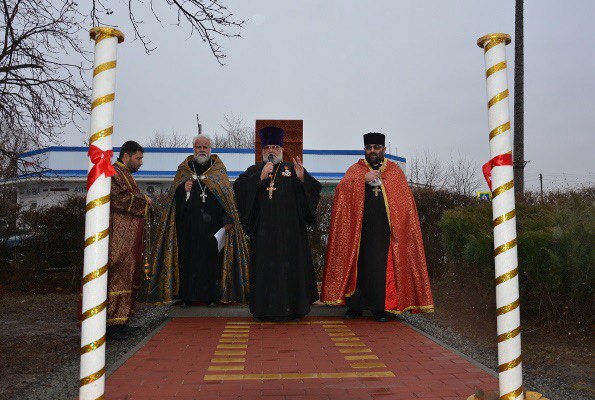 Файл:Открытие хачкара в Семикаракорске (06.12.2015) 2.jpg
