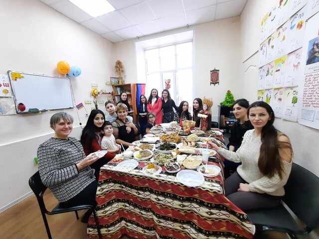 Файл:Армянская школа «Лусабац» (Тверь) 05.12.2021-3.jpg