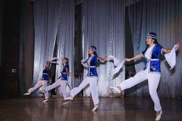 Файл:Ансамбль народного танца «Киликия» (Курск) (2017) 8.jpg