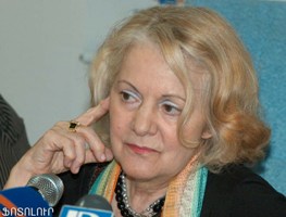 Файл:Антонии Арслан.jpg