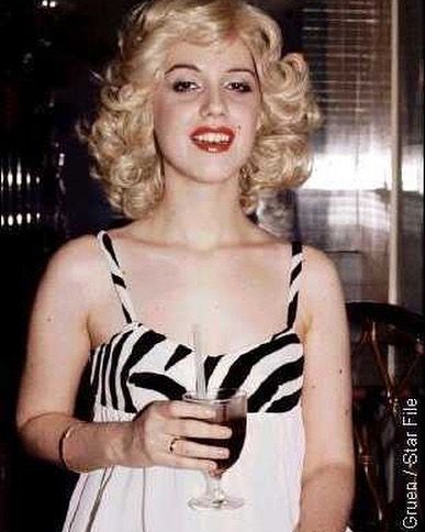 Файл:Cyrinda Foxe.jpg