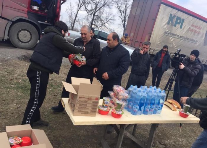 Файл:Гуманитарная помощь водителям 200 фур (27.03.2021) КБР АБХЮР 001.jpg