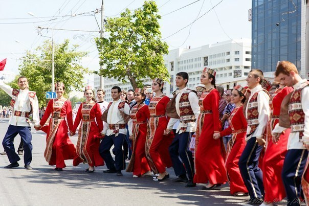 Файл:Пермский ансамбль танца «Крунк» 19.10.2013-1.jpg