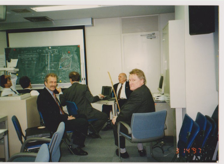 Файл:Вартанян Генрих Сенекеримович. Japan,-lecturing2.jpg