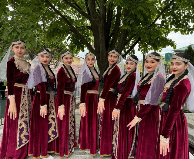 Файл:Ансамбль армянского танца «Урарту» (Сочи) 3.jpg