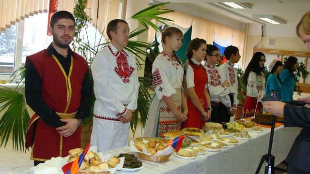 Файл:Мост Дружбы народов. Йошкар-Ола (04.12.2013) -2.jpg