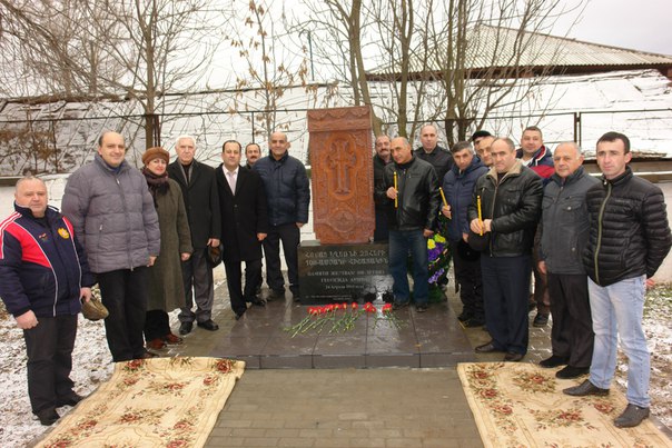 Файл:Освящение хачкара. Сарапул (07.11.2015) 1.jpg