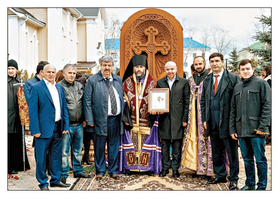 Файл:Открытие хачкара в Салавате 2015-2.jpg