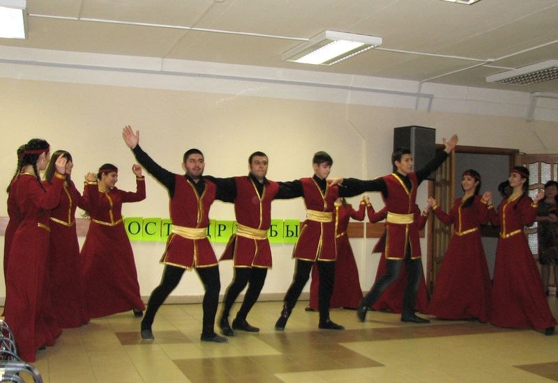 Файл:Мероприятие Мост Дружбы народов. Йошкар-Ола (04.12.2013) 3.jpg