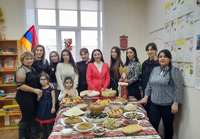 Файл:Армянская школа «Лусабац» (Тверь) 05.12.2021-2.jpg