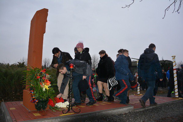 Файл:Открытие хачкара в Семикаракорске (06.12.2015) 1.jpg