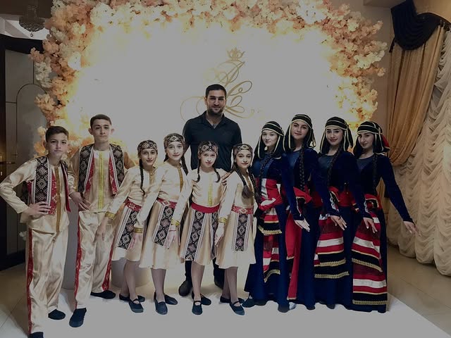 Файл:Танцевальный коллектив «Арарат» (Витязево) - 6.jpg