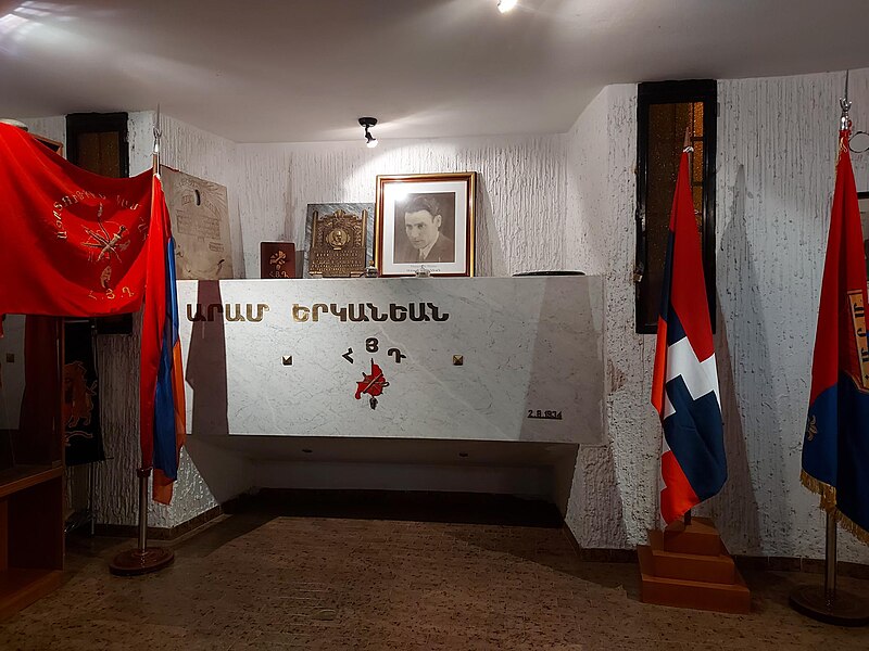 Файл:Aram Yerganian4.jpg