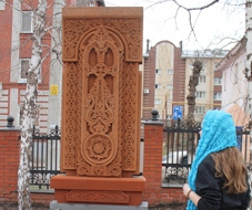 Файл:Хачкар. На территории храма Рождества Христова Альметьевск (24.04.2013).jpg