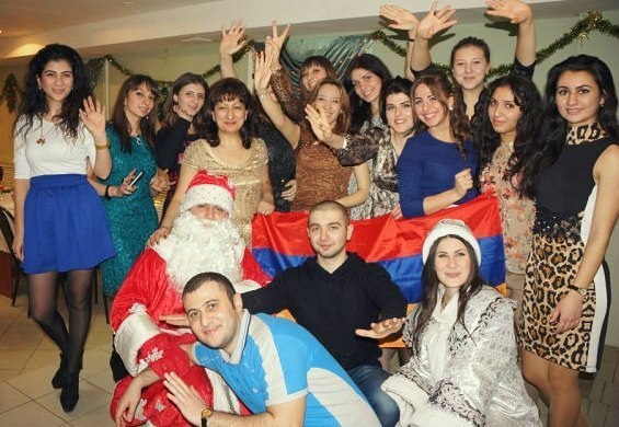 Файл:Актив молодежной организации армян Йошкар-Олы (30.12.2014).jpg