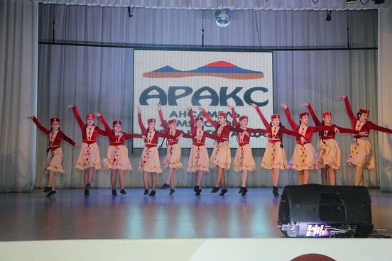 Файл:Ансамбль армянского народного танца «Аракс» (Челябинск) 4.jpg