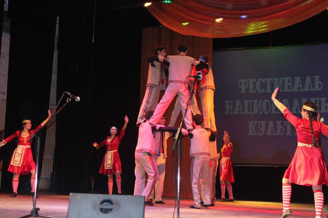Файл:Ансамбль народного танца «Киликия» (Курск) (2017) 7.jpg