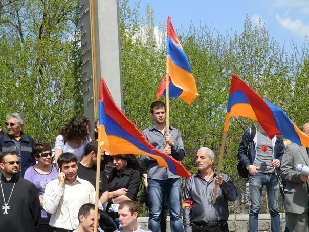 Файл:Армянская молодежная организация «Киликия» (Макеевка) 24.04.2013 - 3.jpg