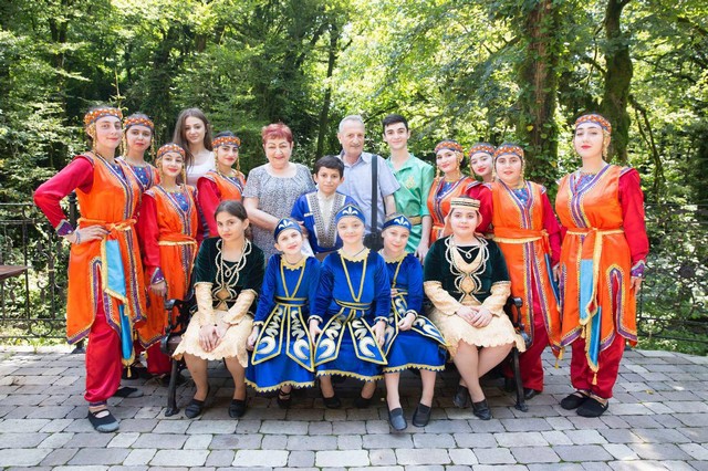 Файл:Ансамбль армянского танца «Урарту» (Сочи) 4.jpg