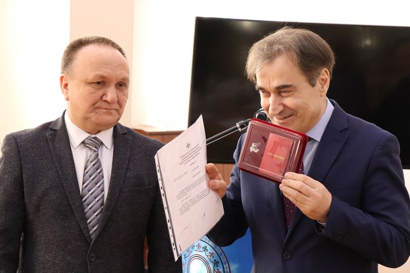 Файл:Награждение Мнацакана Никогосяна (17.03.2022) .jpg