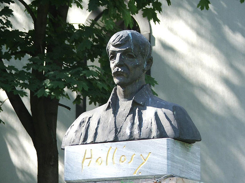 Файл:Hollósy Simon szobra, Técsõ.jpg