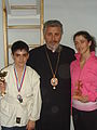 Езрас и спортсмены.jpg