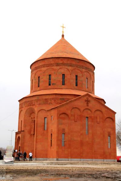 Файл:Церковь Сурб Аствацацин (Саратов) 02.07.2015.jpg