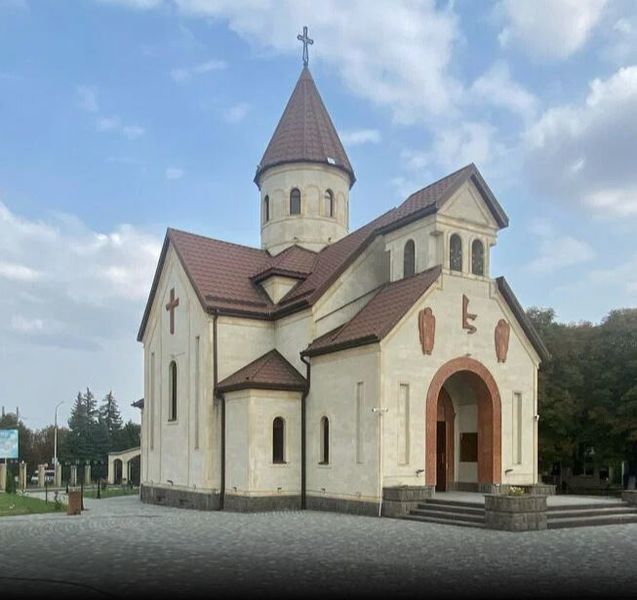 Файл:Церковь Сурб Рипсиме (Ессентуки).JPG