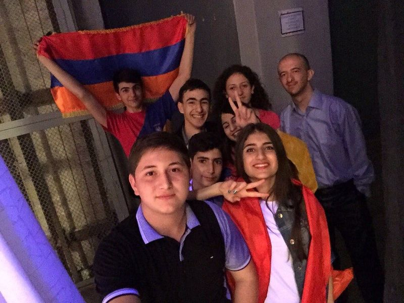 Файл:Армянская молодежь Владикавказа (29.05.2016) 1.jpg