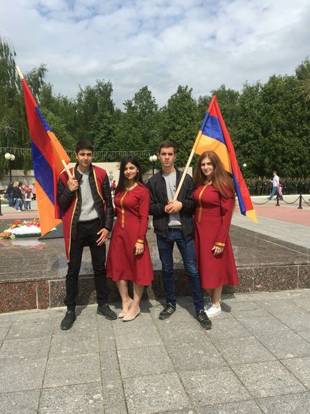 Файл:Армянская молодежь Йошкар-Олы (12.06.2018).jpg