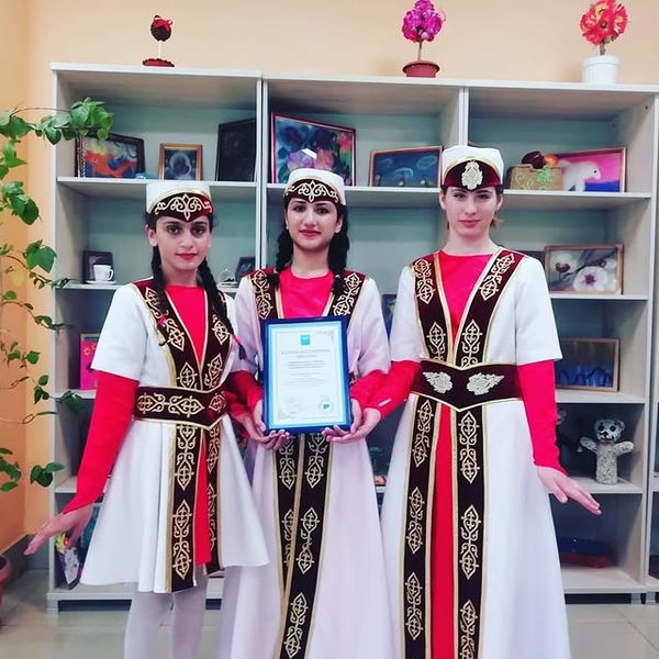 Файл:Ансамбль «Аракс» (Южно-Сахалинск) награда 2019.jpg