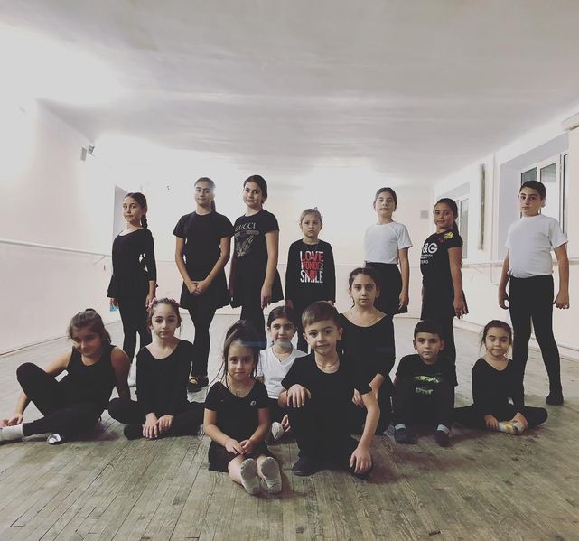 Файл:Армянский Ансамбль «KRUNK» (07.05.2019).jpg