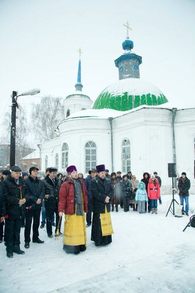 Файл:Открытие Хачкара. Сарапул (20.12.2015) 5.jpg