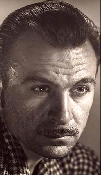 Файл:Val Avery22.JPG