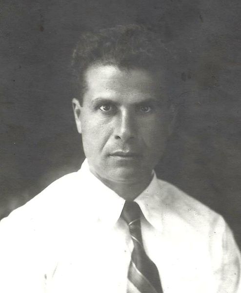 Файл:В.Г. Чинчян Ташкент 1942 год.jpg