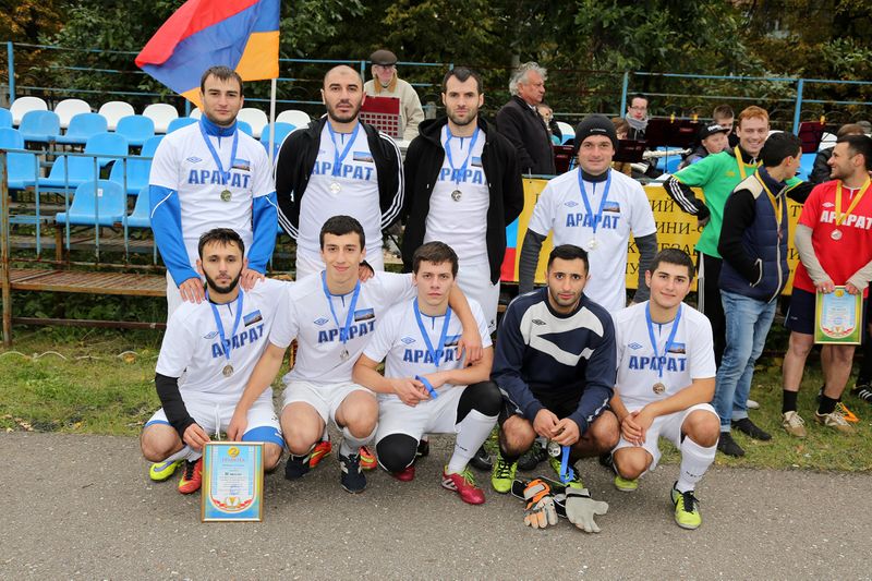 Файл:Футбольный клуб «Арарат» (Ярославль) 18.09.2016.jpg