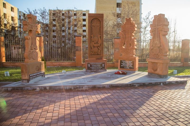 Файл:Хачкар Тамбовской области.jpg