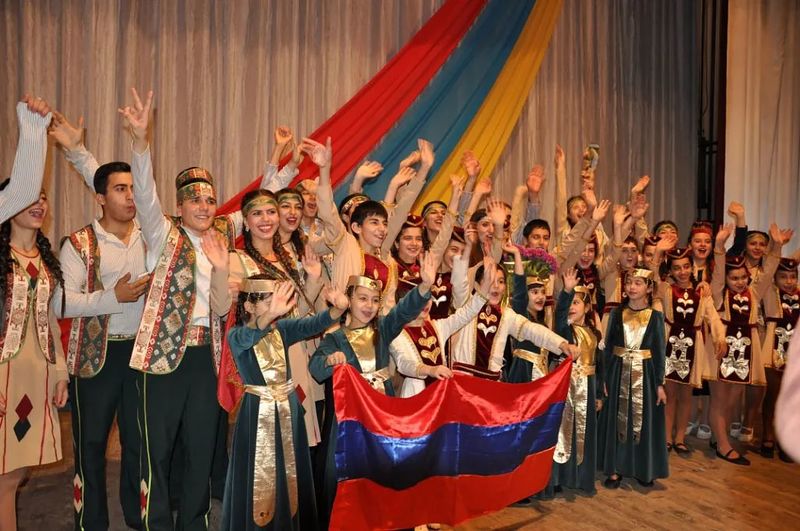 Файл:Ансамбль «Наири (Ставрополь) 01.11.2014 2.jpg