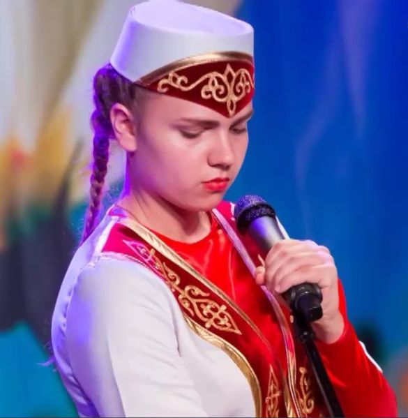 Файл:Ансамбль «Аракс» (Южно-Сахалинск) 2016 1.jpg