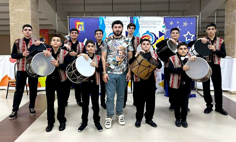 Файл:Ритм-группа барабанщиков «Dhol-Band»0.jpeg
