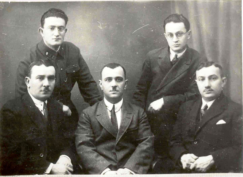 Файл:Apresov brothers 1930.jpg