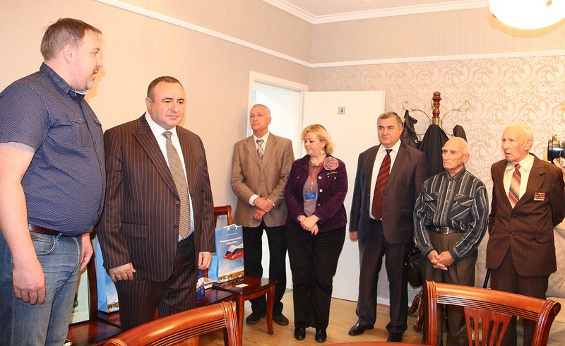 Файл:Нарвским ветеранам с любовью01.jpg