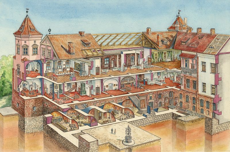 Файл:Мирский замок, 2012.jpg