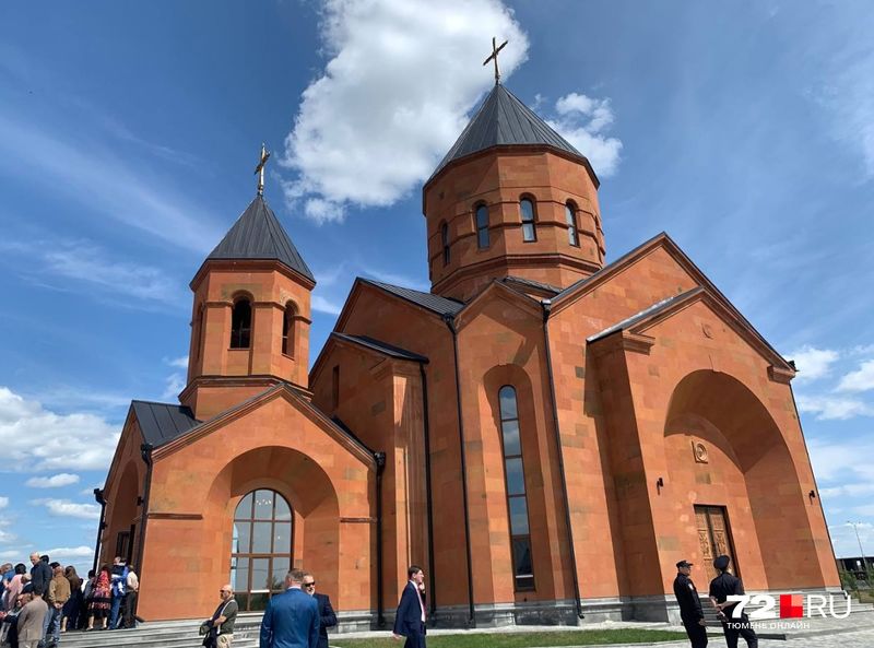 Файл:Церковь Сурб Месроп Маштоц (Тюмень).jpg