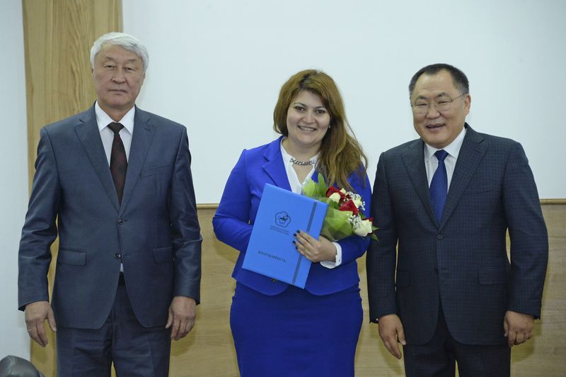 Файл:Награждение Рузанны Терджанян.jpg