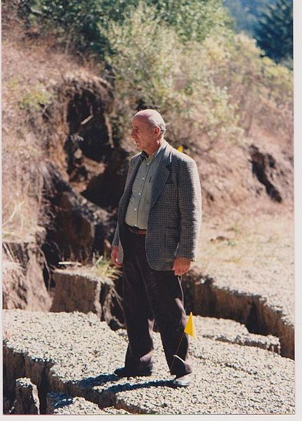 Файл:Вартанян Генрих Сенекеримович. California-earthquake.jpg